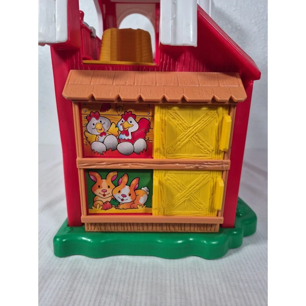 2005 Fisher Price Little People Farm Barn & Silo & Figures Working Animal Sounds
